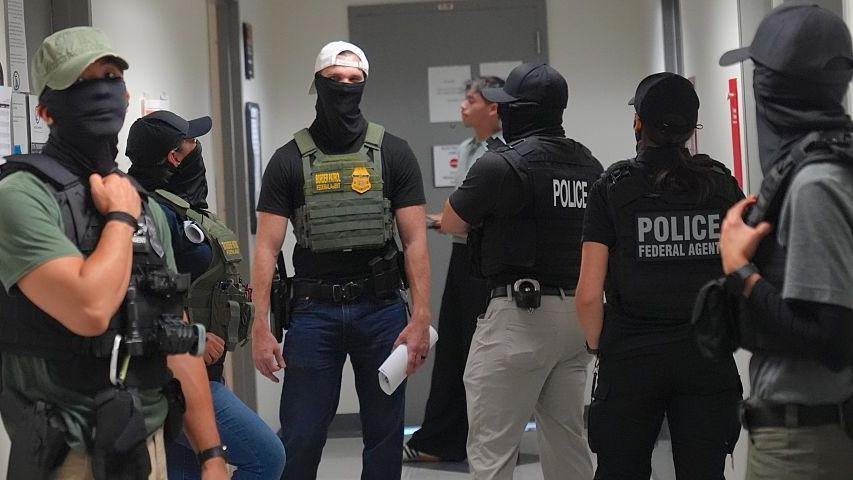 ICE agents immigration